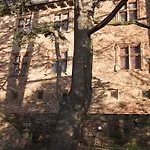 Chateau De Canac Bed & Breakfast 3*